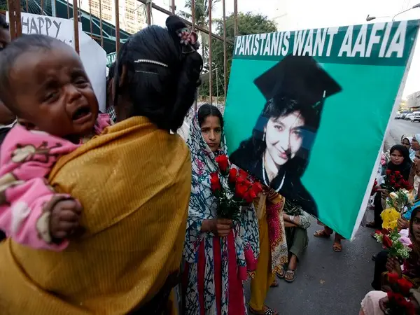 عافیہ صدیقی کون ہے؟ ”لیڈی القاعدہ” ٹیکساس میں 86 برسوں کی کیوں کاٹ رہی ہے سزا؟