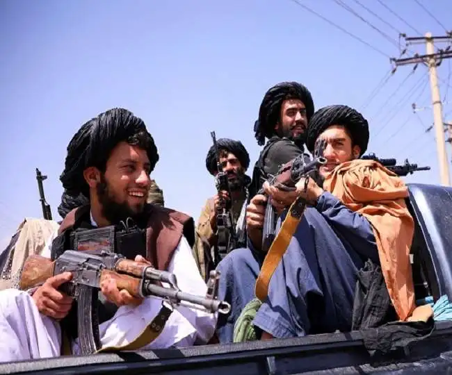 وسطی ایشیا کے ساتھ افغان تجارت میں اضافہ، طالبان کے دور حکومت میں پاکستان کے ساتھ  تجارت  میں کمی