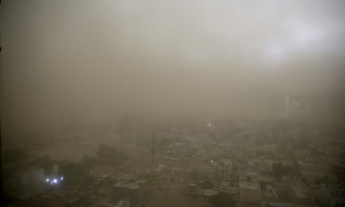 دہلی میں فضائی آلودگی &amp;rsquo;انتہائی خراب&amp;lsquo; سے &amp;rsquo;سنگین&amp;lsquo; زمرے میں داخل