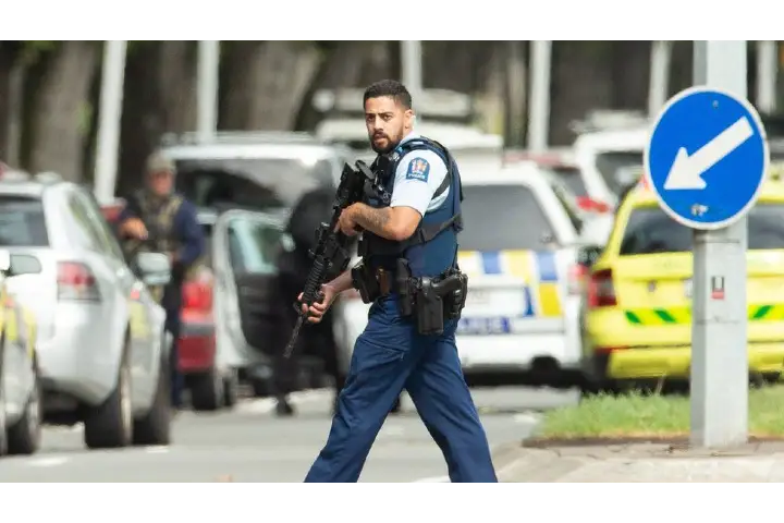 نیوزی لینڈ میں دہشت گردانہ حملہ، حملہ آور ہلاک