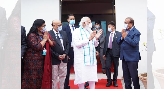وزیراعظم نے حیدر آباد میں بھارت بایوٹیک سہولت کا دورہ کیا