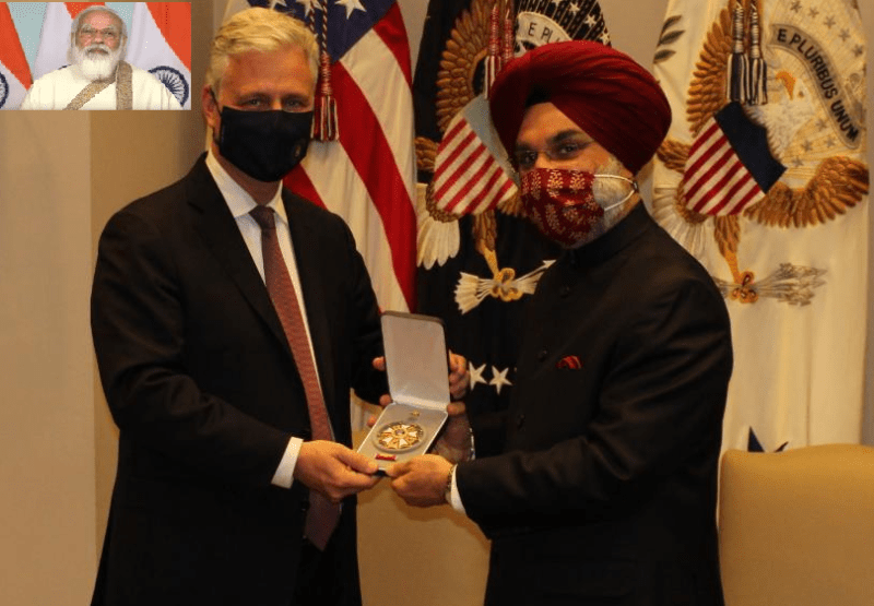 امریکہ سے لیجن آف میرٹ ایوارڈ قبول کرتے ہوئے وزیر اعظم نے کہا کہ یہ بھارت-امریکہ اسٹریٹیجک شراکت داری کے لئے بڑھتے ہوئے اتفاق رائے کا اعتراف ہے