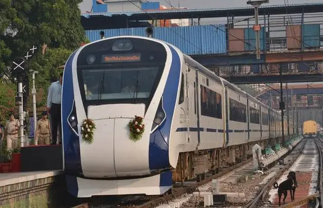 ممبئی میں دو وندے بھارت ٹرینوں کو جھنڈی دکھا کر روانہ وزیر اعظم کے خطاب کا متن