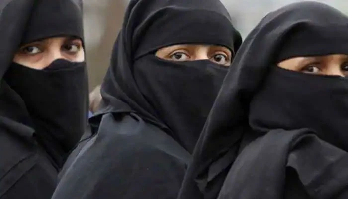 طالبان کی حکومت میں خواتین کیوں تشخص چھپانے پر مجبور؟ کیا افغان خواتین بے بسی کی زندگی گزارنے پر ہیں مجبور؟