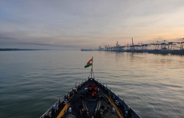بھارت کے آٹھ جنگی جہاز بیرون ملک ترنگا لہرانے کے بعد وطن واپس