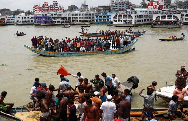 بنگلہ دیش: ڈھاکہ میں عقیدت مندوں سے بھری کشتی پلٹ گئی، متعدد ہلاک