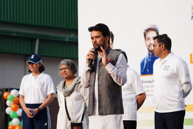 انوراگ ٹھاکر نے گاندھی جینتی پر فٹ انڈیا فریڈم رن 3.0 کا آغاز کیا