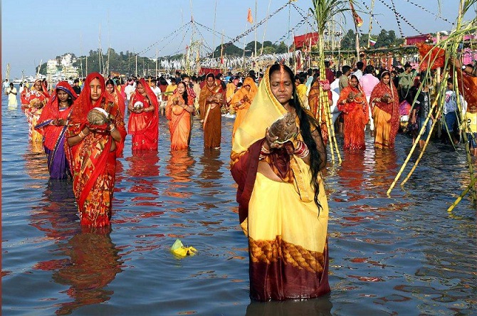 امریکہ میں چھٹھ پوجا کے تہوار پر نظر آیا ہندوستانی رنگ