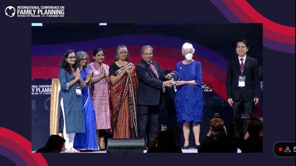  بین الاقوامی کانفرنس میں ہندوستان  خاندانی منصوبہ بندی میں قائدانہ مہارت کے ایوارڈز سے سرفراز