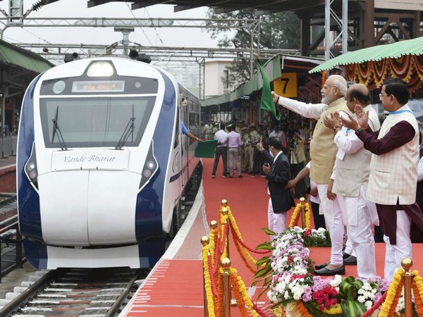 وزیر اعظم نے ملک کی پانچویں وندے بھارت ٹرین کو ہری جھنڈی دکھائی