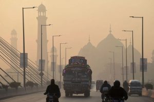 پاکستان: کراچی دنیا کا آلودہ ترین شہر، کیا سوچتے ہیں کراچی والے؟