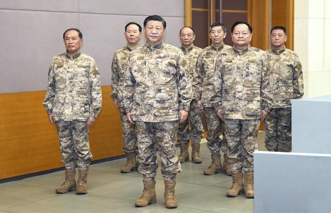 چینی صدر جن پنگ نے فوجی وردی میں فوجیوں سےکی ملاقات،جنگ کے لیے تیار رہنے کادیا حکم