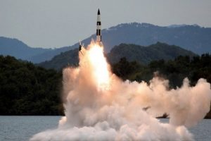 شمالی کوریا نے 10 میزائل داغیں، جنوبی کوریا کو مشرقی جزیرے کا خطرہ