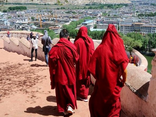 چین ماحولیاتی تحفظ کی آڑمیں تبت کےخانہ بدوشوں کومنتقل کررہا ہے:رپورٹ