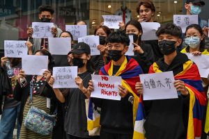 چین میں حکام’زیرو کوویڈ’پالیسی کے خلاف مظاہروں کو’ختم’کرنے کے لیے کوشاں
