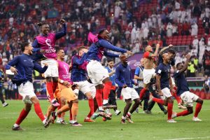 فیفا ورلڈ کپ: فرانس نے مراکش کو 2-0 سے شکست دے کر فائنل میں رسائی حاصل کی