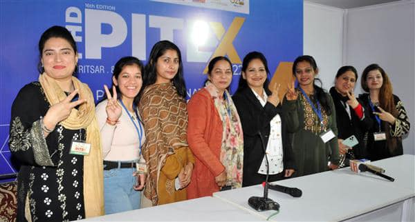 پی ٹیکس پرجموں وکشمیرکی خواتین کاروباریوں نےاپنی موجودگی کااحساس دلایا