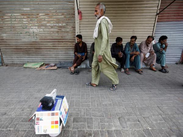 پاکستان میں غربت کی شرح میں 35.7 فیصد اضافہ