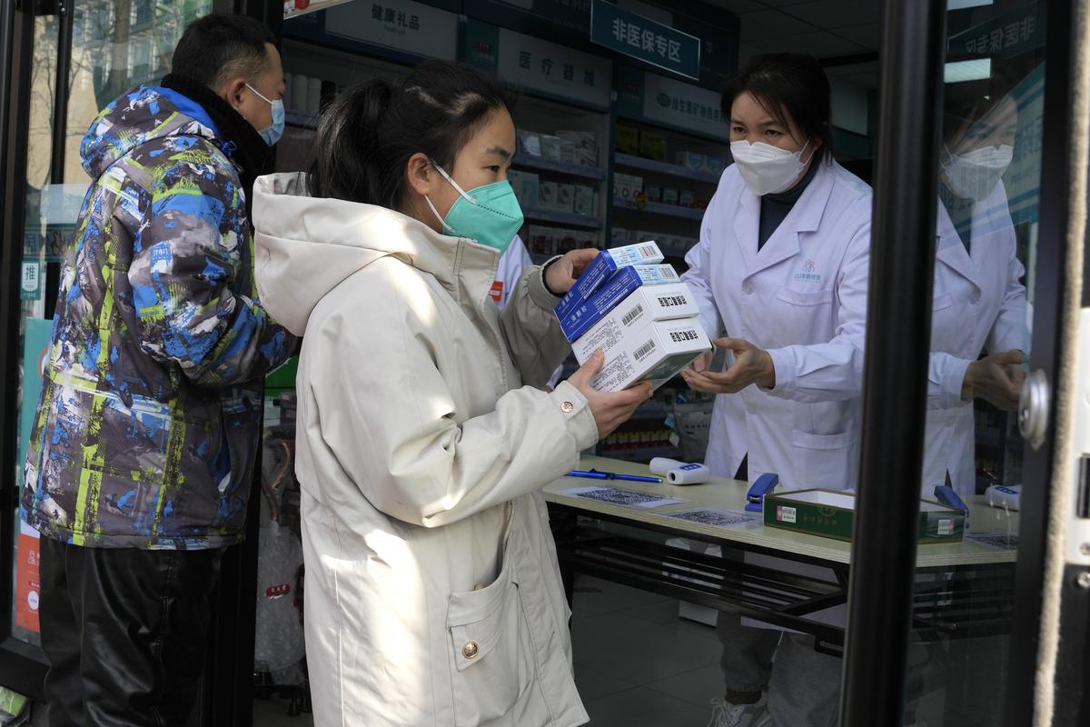 چین میں کورونا کےمعاملوں میں اضافہ،ہسپتالوں اورآئی سی یوزکی توسیع جاری