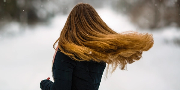 کیا آپ کے بھی بال سردیوں میں ہو جاتے ہیں روکھے سوکھے؟آزمایئے یہ کچھ گھریلوں نسخے