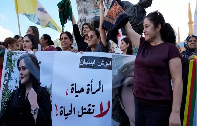 ایران نے حجاب کے قانون پر گھٹنے ٹیکے، غور کے لیے تیار