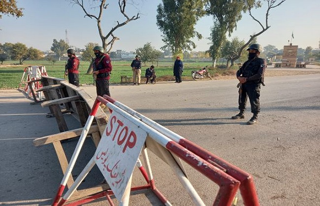 پاکستان:پشاور میں پولیس چوکی پر دہشت گردوں کا حملہ،وزیرستان میں تھانے میں لوٹ مار