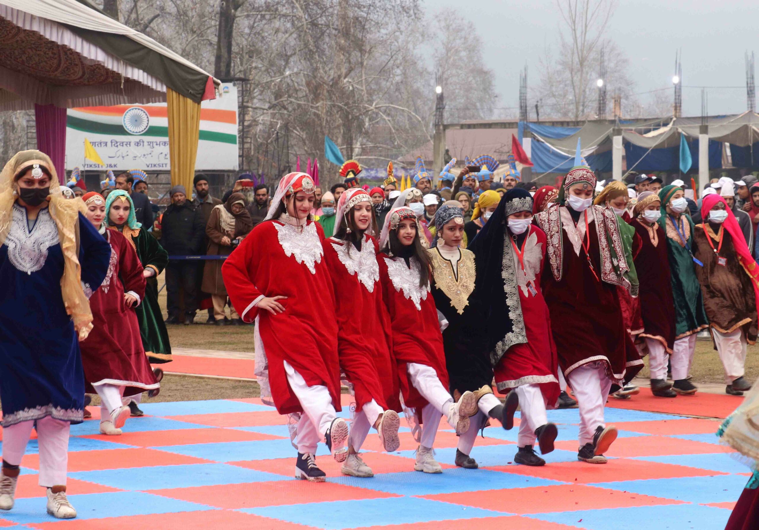 جموں وکشمیر: وادی کشمیر میں 74 واں یوم جمہوریہ جوش و خروش سے منایا گیا