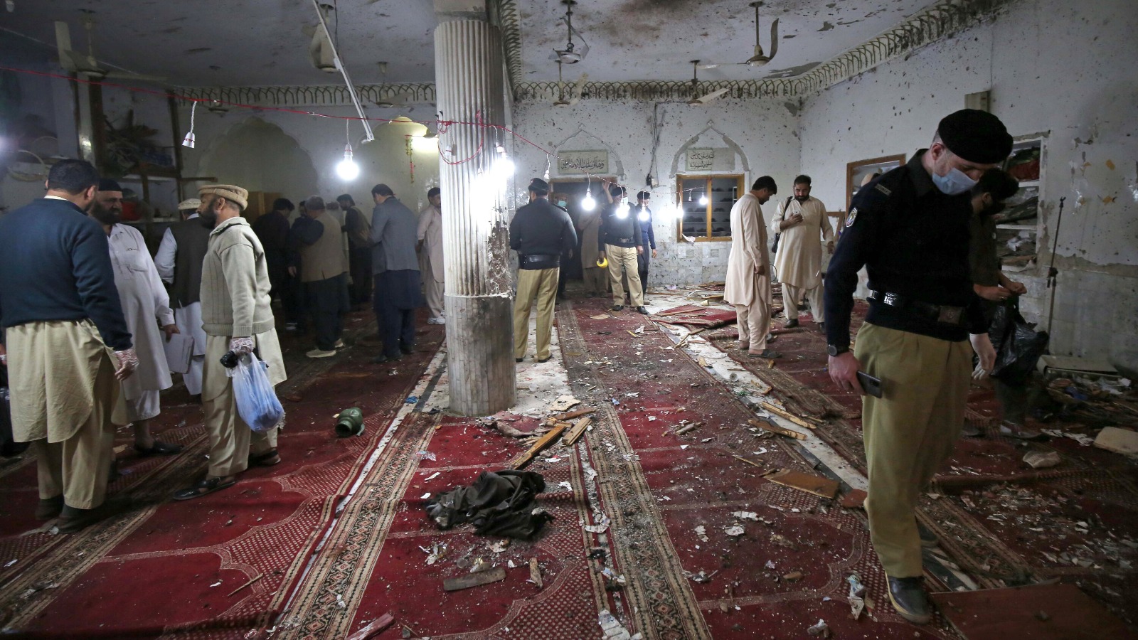 پاکستان:پشاورمسجددھماکہ میں ملوث کون؟کیاپاکستان خود کش حملوں سے اوپراٹھ سکے گا؟