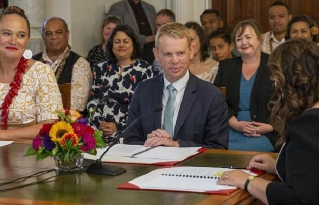 کرس ہپکنس بنے نیوزی لینڈ کے نئے وزیر اعظم، کارمیل سیپولونی نائب وزیر اعظم