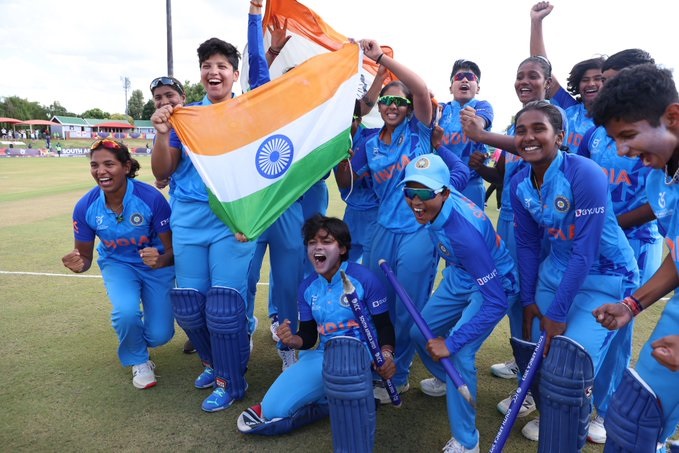 ویمنز ٹی 20 ورلڈ کپ :ہندوستان نے انگلینڈ کو سات وکٹوں سے شکست دے کر خطاب جیتا