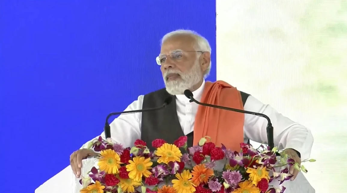 وزیر اعظم نے کرناٹک میں ترقیاتی منصوبوں کا افتتاح اور سنگ بنیاد رکھا