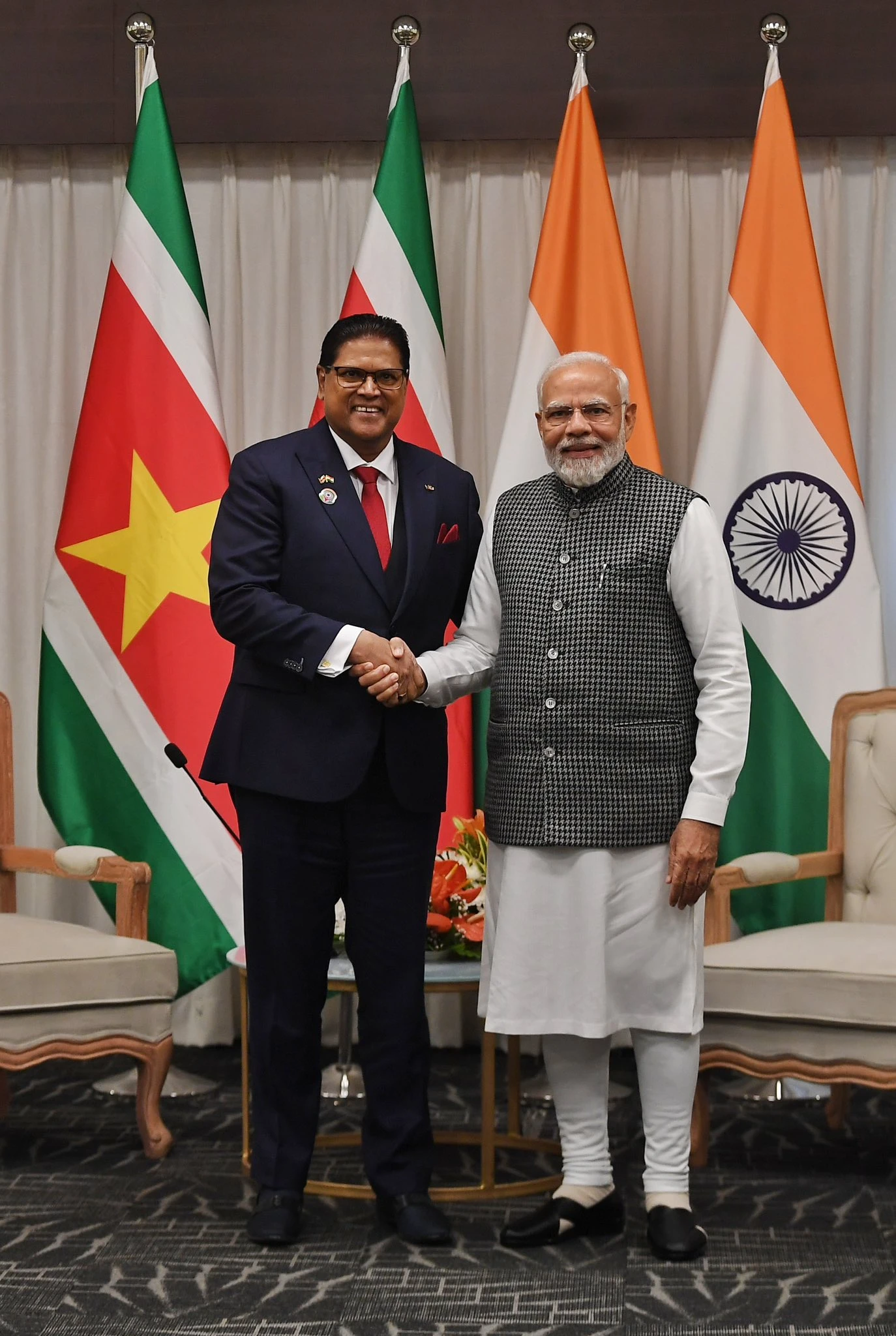 پرواسی بھارتیہ دیوس کے موقع پر سورینام کے صدر کے ساتھ وزیر اعظم کی ملاقات