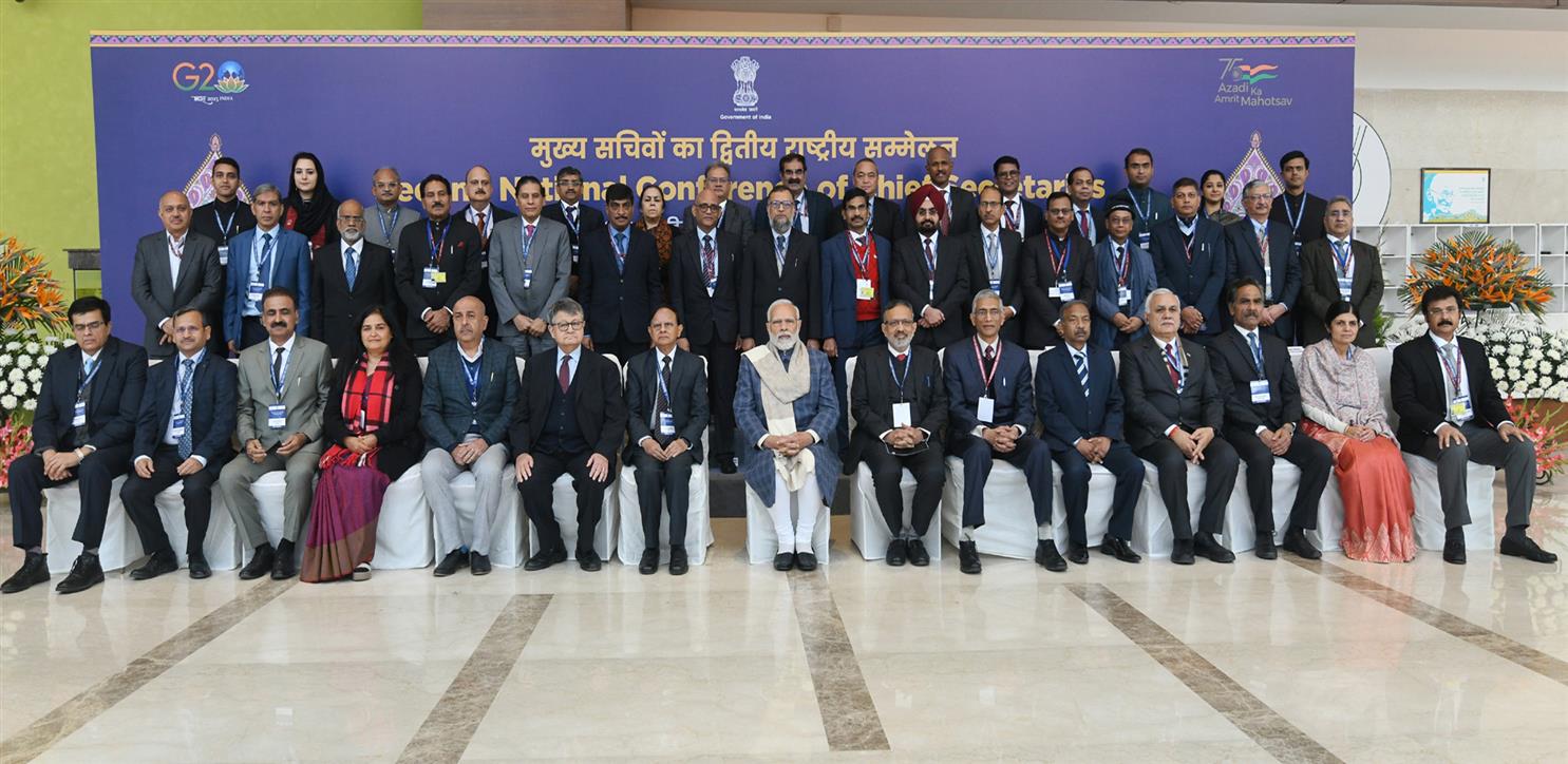 وزیر اعظم نے نئی دہلی میں چیف سکریٹریوں کی کانفرنس میں شرکت کی