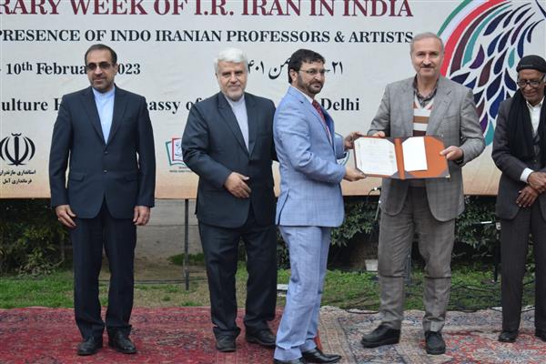 کشمیر یونیورسٹی کےاستاد ڈاکٹر جہانگیر اقبال کو سعدی انٹرنیشنل ایوارڈ سے نوازا گیا