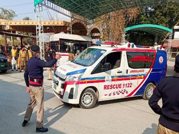 پشاوردھماکہ میں داخلی مدد کو مسترد نہیں کیا جا سکتا:پاکستان پولیس