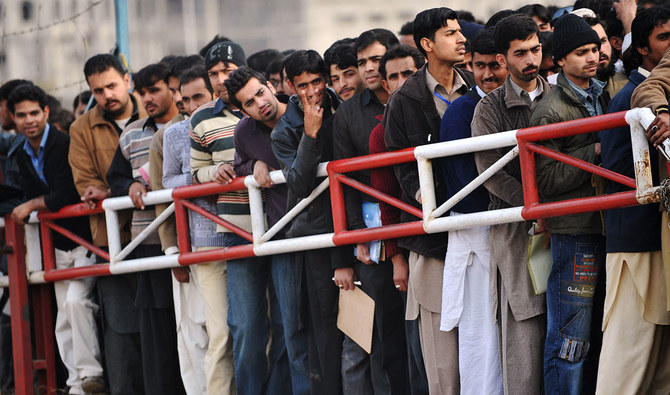 ملازمتوں کی تلاش میں پیشہ ور نوجوان پاکستان چھوڑنے پر کیوں ہے مجبور؟
