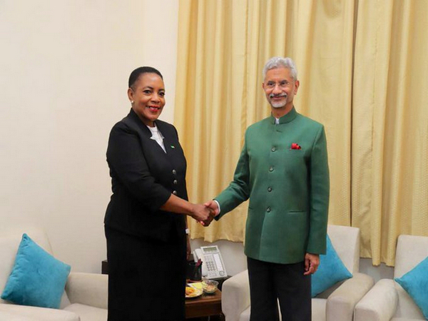 وزیر خارجہ جے شنکر نے زامبیا کی قومی اسمبلی کی اسپیکر نیلی متی کےساتھ ملاقات کی