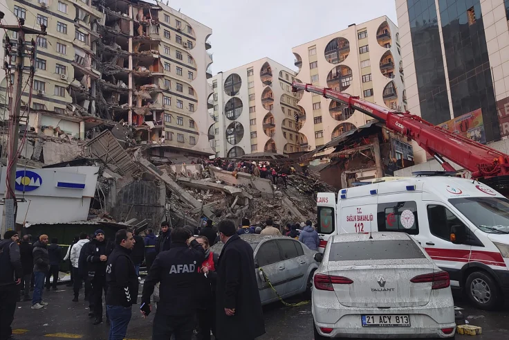 ترکیہ اور شام میں 7.6 شدت کے زلزلے کے جھٹکے، 2000 سے زائد افراد ہلاک
