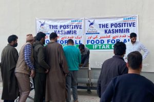 رضاکارانہ تنظیم’پازیٹیو کشمیر‘ نے اپنی افطار مہم کا آغاز کیا