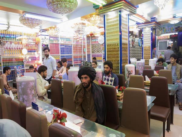 طالبان نے ہرات میں باغات والے ریستورانوں میں خواتین کے داخلے پر کیوں لگائی پابندی؟
