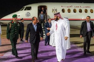 سعودی ولی عہد محمد بن سلمان، مصر کے صدر السیسی کے استقبال کے لیے پہنچے ایئر پورٹ