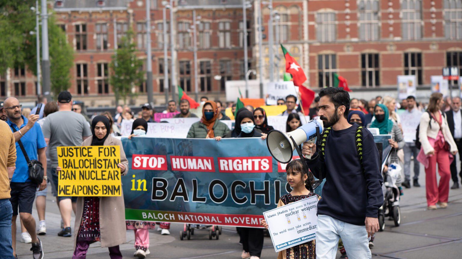 نیدرلینڈز میں بی این ایم کا بلوچستان میں ایٹمی دھماکوں کے خلاف احتجاج