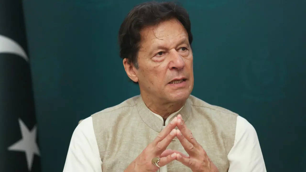 سابق وزیر اعظم عمران خان اسلام آباد ہائی کورٹ سے گرفتار، کیا ہے پورا معاملہ؟