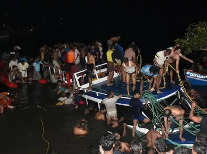 کیرالہ کے تووال سمندری ساحل پر کشتی غرقاب،بچوں سمیت کتنے افراد ہلاک؟
