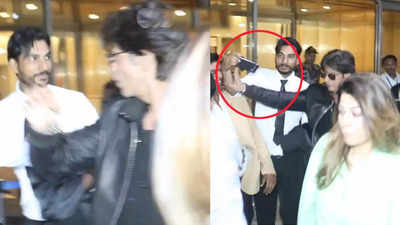 ایئرپورٹ پر شاہ رخ خان کا رویہ دیکھ کر کیوں ہوئے مداح برہم؟ویڈیو وائرل