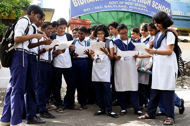 مغربی بنگال سیکنڈری امتحانات کے نتائج کا اعلان،کولکاتہ کا ایک بھی طالب علم ٹاپ ٹین میں شامل نہیں