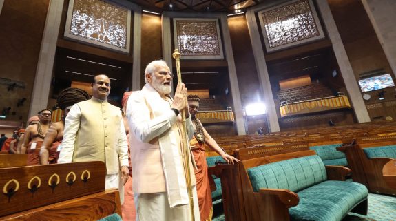ہندوستان کی پارلیمانی تاریخ نے کیسے لیا ایک نیا موڑ؟جمہوریتی نظام اور پارلیمنٹ پر خاص تحریر