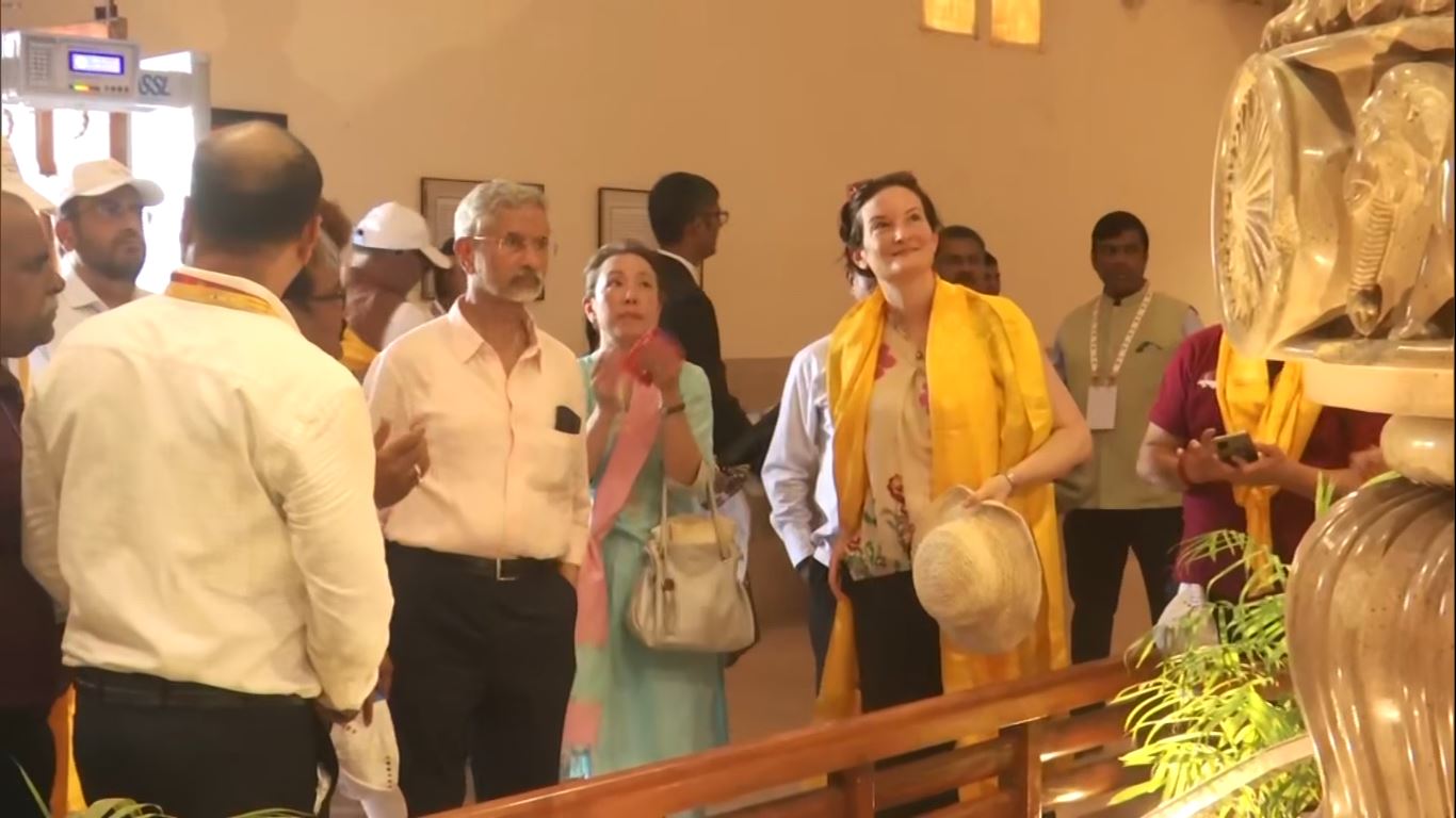 وزیر خارجہ جے شنکراورجی20کے مندوبین نے سارناتھ کے مقدس مقام کادورہ کیا
