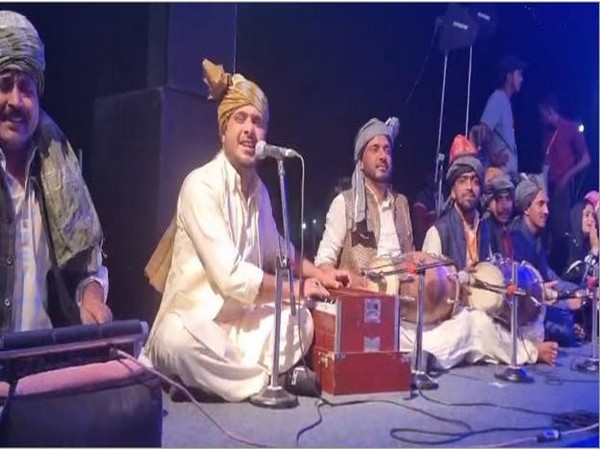 اعجاز احمد بھٹ: پہاڑی ثقافت کو موسیقی کے ذریعے محفوظ کرنے کے مشن پر رواں دواں