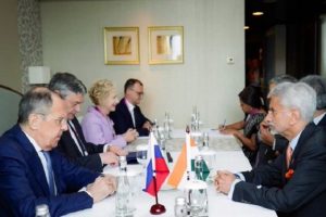 جکارتہ میں بھارتی وزیر خارجہ کی روسی وزیر خارجہ سے ملاقات، یوکرین بحران پر بھی تبادلہ خیال